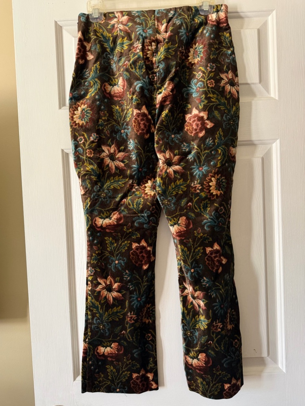 Tuckernuck Hazel Moonflower Velvet Ashford Pants. Size medium. - Picture 5 of 7